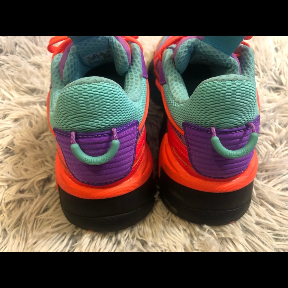Pumas - Picture 4 of 5